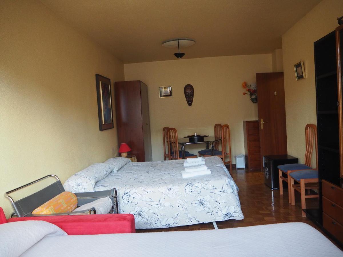 Alojamientos Acella Pamplona Buitenkant foto