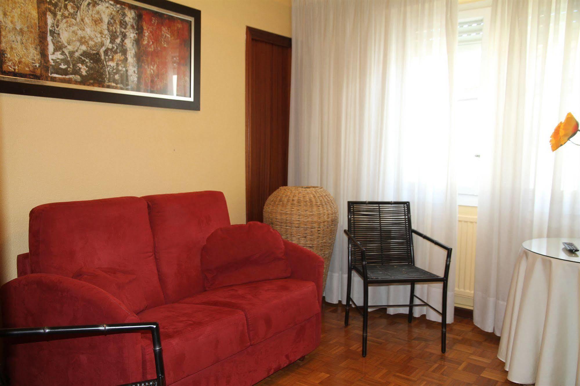 Alojamientos Acella Pamplona Buitenkant foto